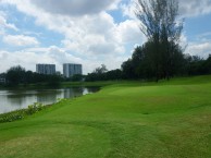 Saujana Golf & Country Club, Bunga Raya Platz